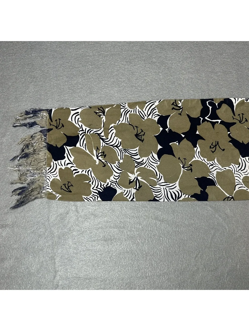 Vintage Floral Patterned Lightweight Scarf with Fringe Ends